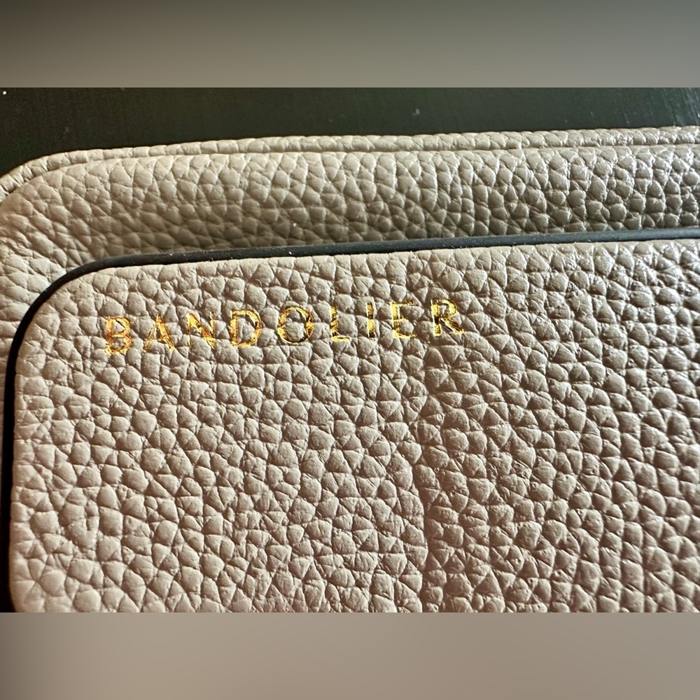 Bandolier EMMA Greige/Silver Pebble Leather Crossbody bag w/separate iPhone Case - Picture 4 of 12